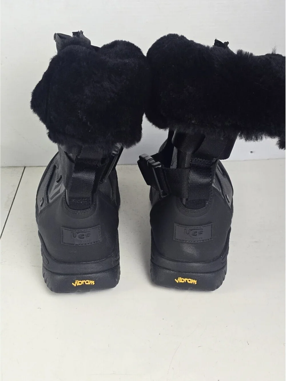 UGG TAHOE Boots Black Leather Sheepskin Waterproof Cold Weather Snow men's US 9